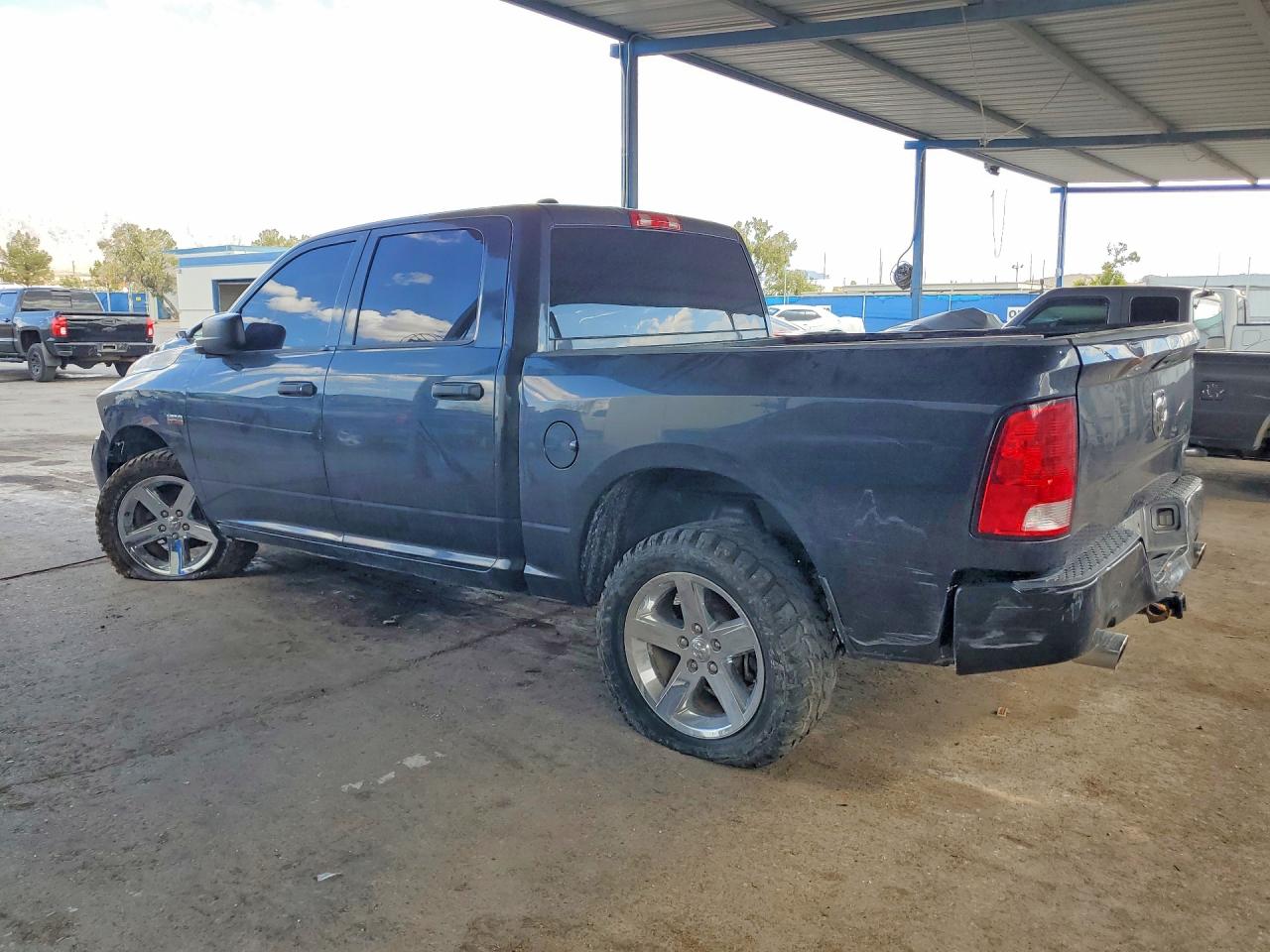 2015 RAM 1500 ST — снимка 2