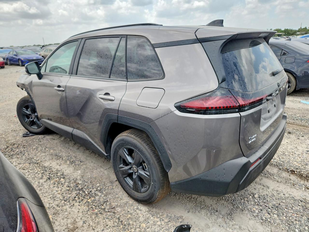 2026 TOYOTA RAV4 LE — снимка 2