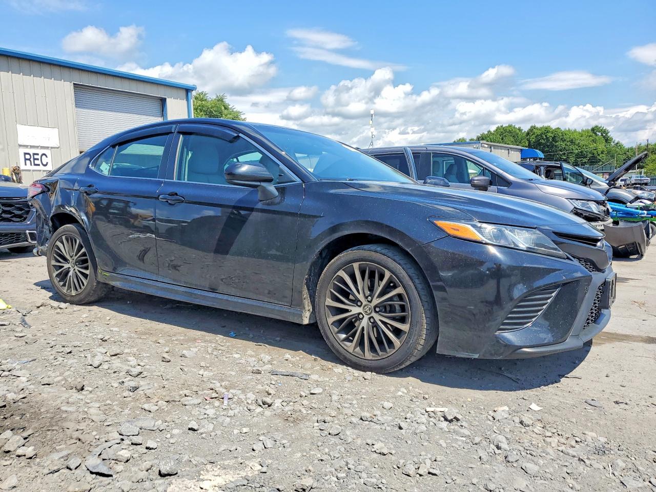 2020 TOYOTA CAMRY SE — снимка 4