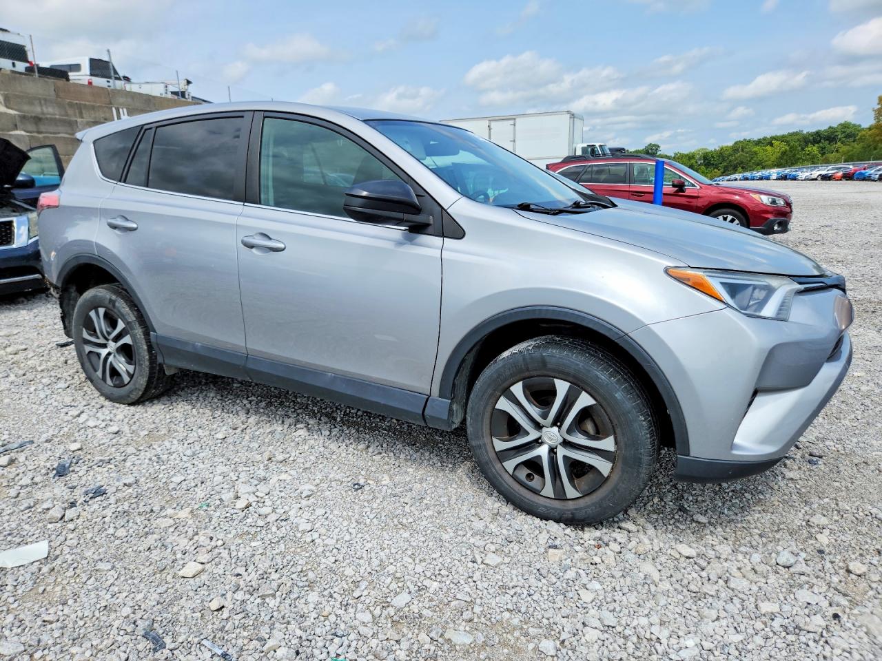 2018 TOYOTA RAV4 LE — снимка 4