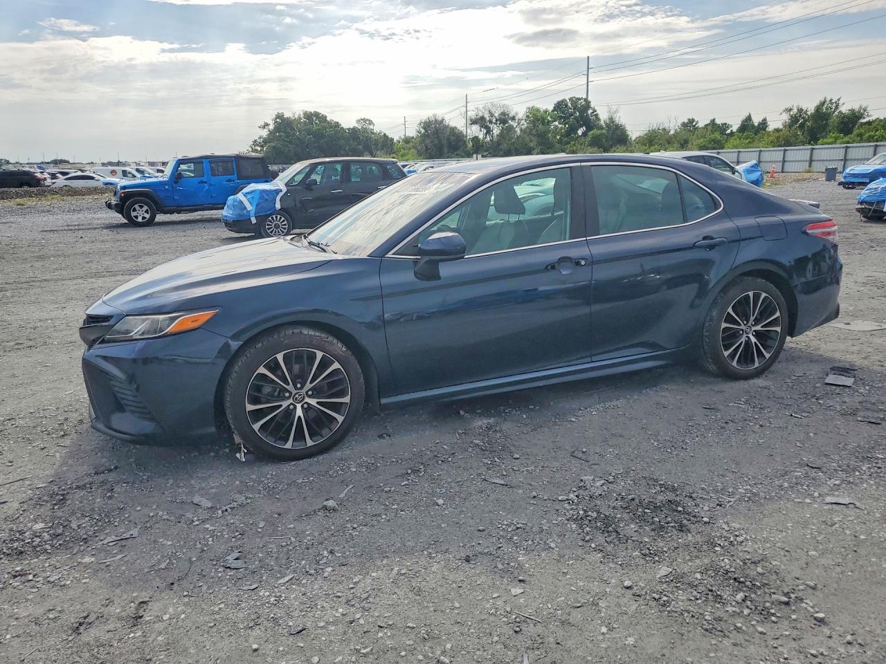 2018 TOYOTA CAMRY SE