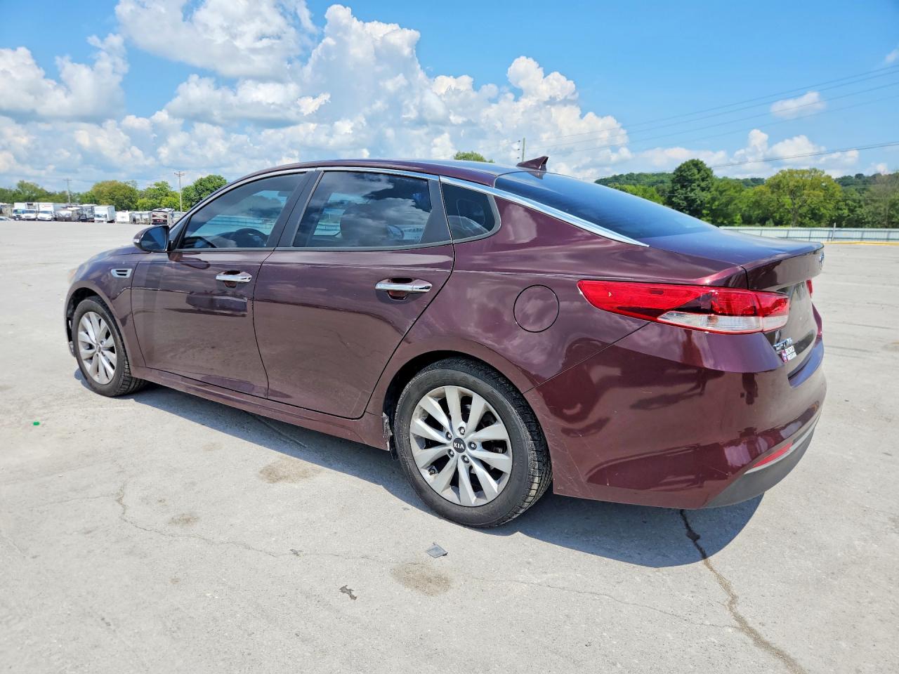 2017 KIA OPTIMA LX — снимка 2
