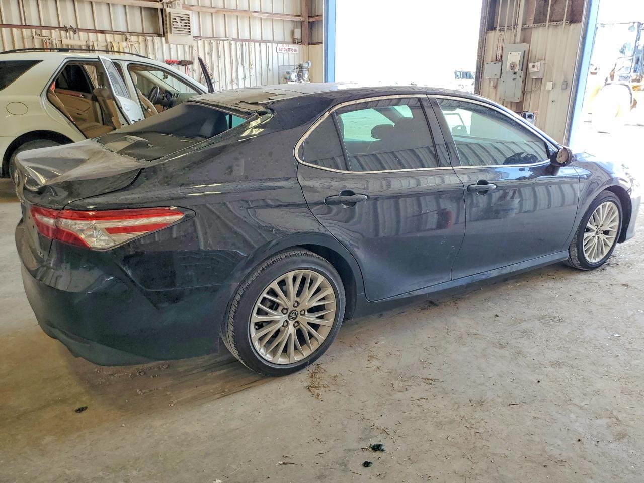 2018 TOYOTA CAMRY XLE — снимка 3