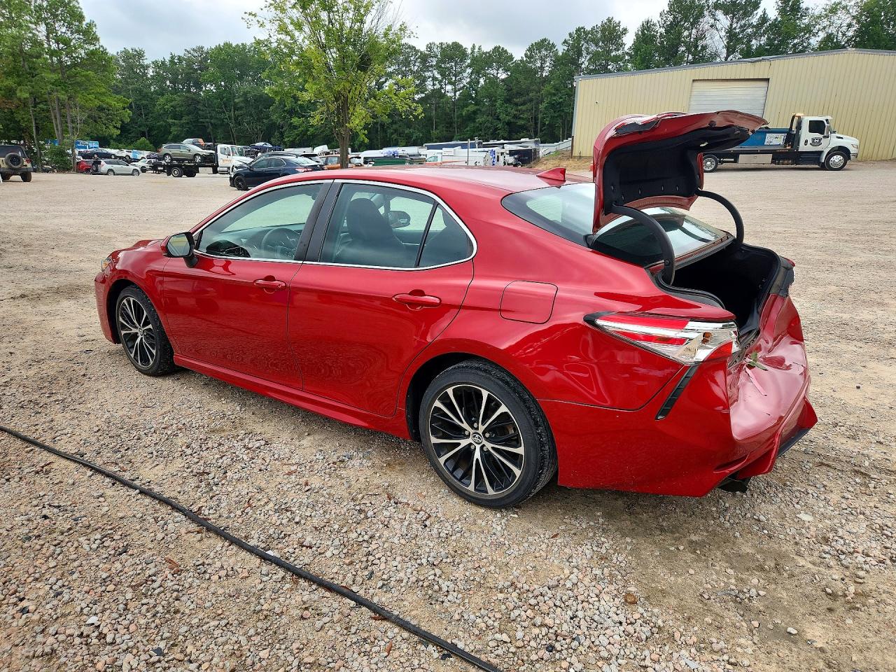 2020 TOYOTA CAMRY SE — снимка 2