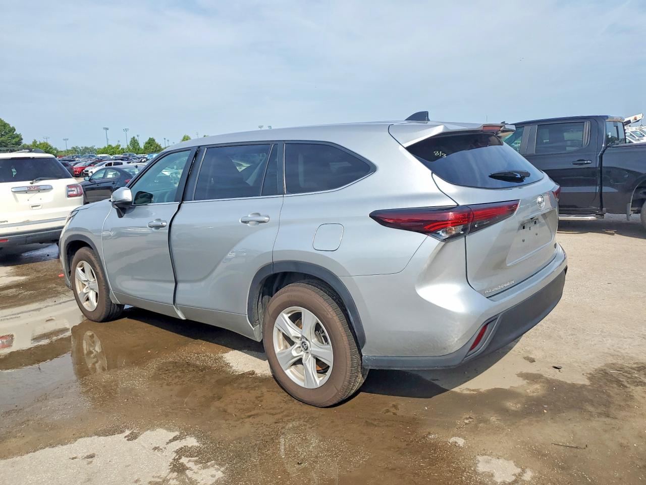2024 TOYOTA HIGHLANDER LE — снимка 2