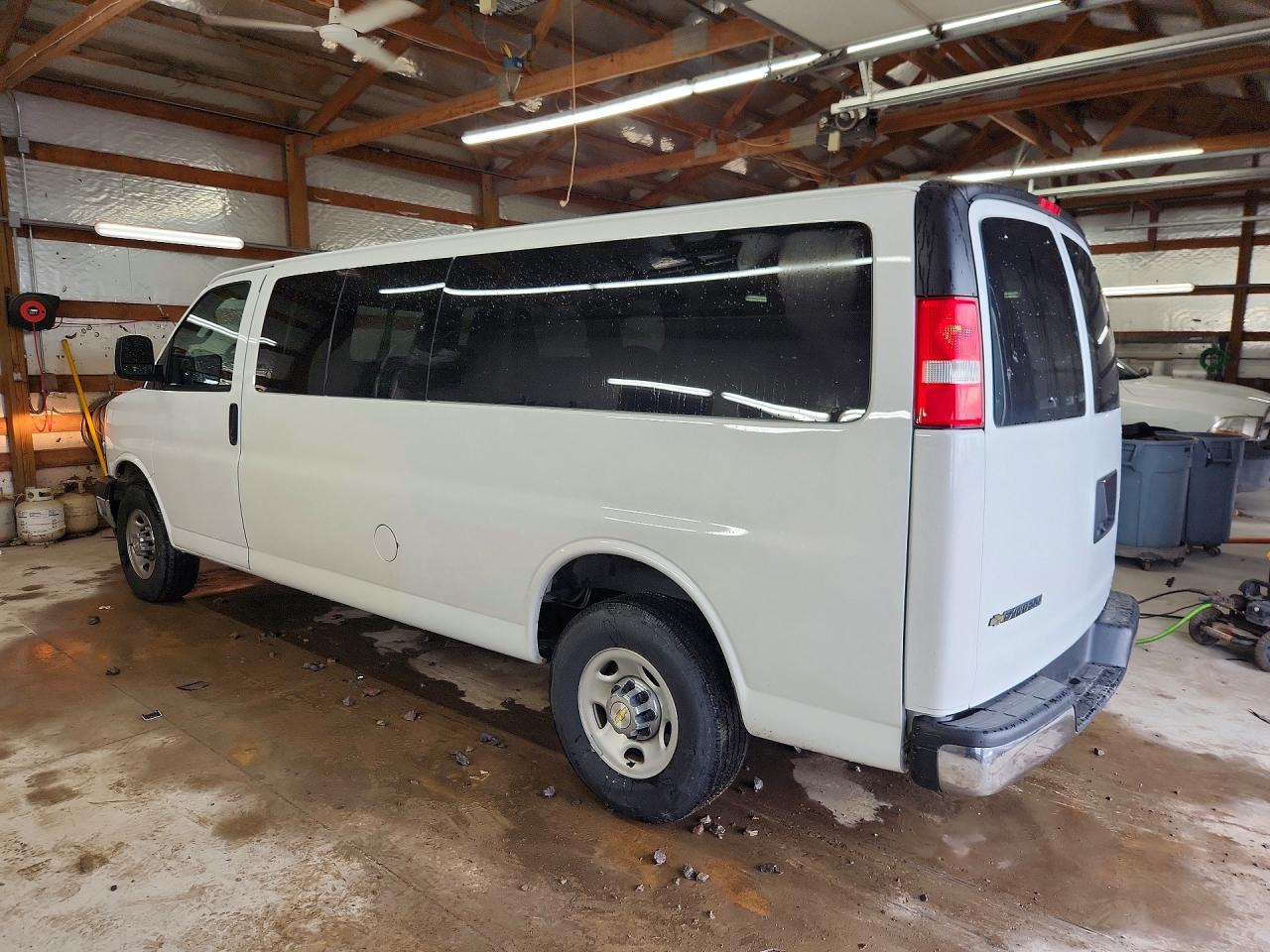 2024 CHEVROLET EXPRESS G3500 LT — снимка 2