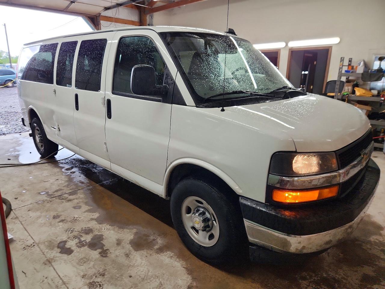 2024 CHEVROLET EXPRESS G3500 LT — снимка 4
