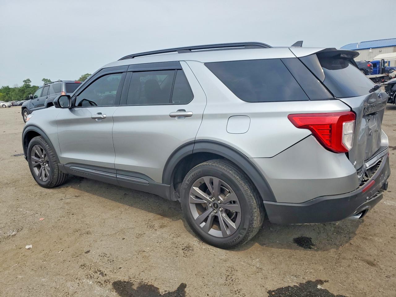 2022 FORD EXPLORER XLT — снимка 2