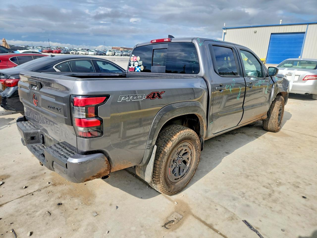2025 NISSAN FRONTIER PRO-4X — снимка 3