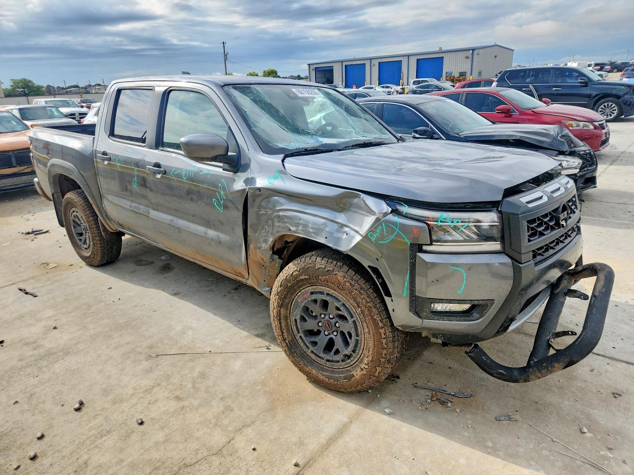 2025 NISSAN FRONTIER PRO-4X — снимка 4