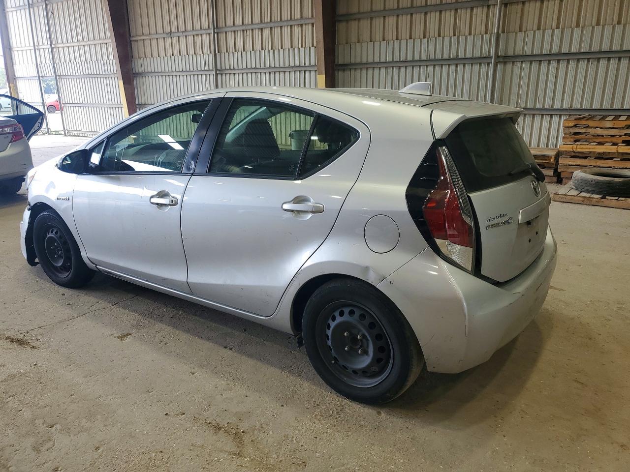 2016 TOYOTA PRIUS C TWO — снимка 2