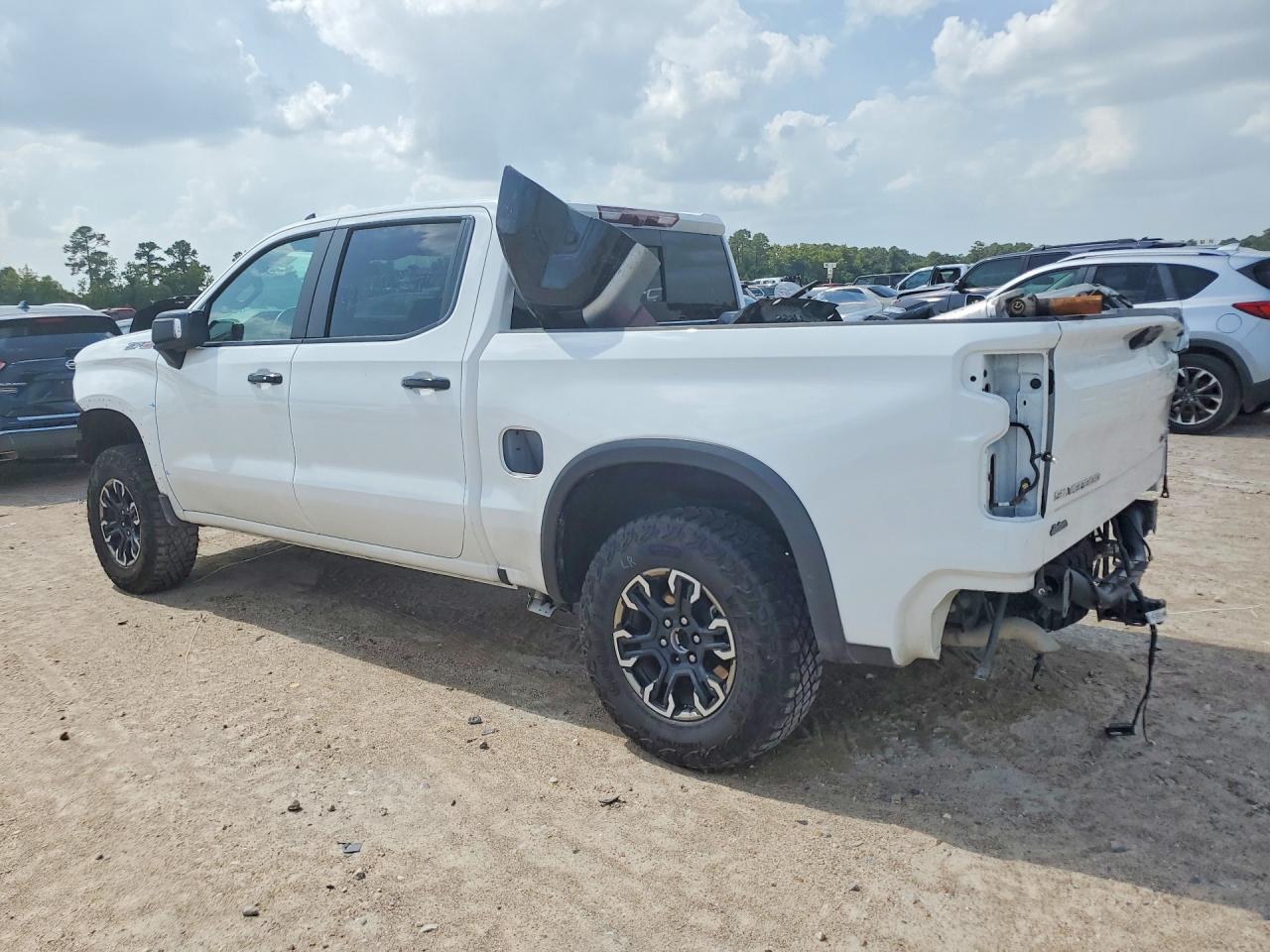 2025 CHEVROLET SILVERADO K1500 ZR2 — снимка 2