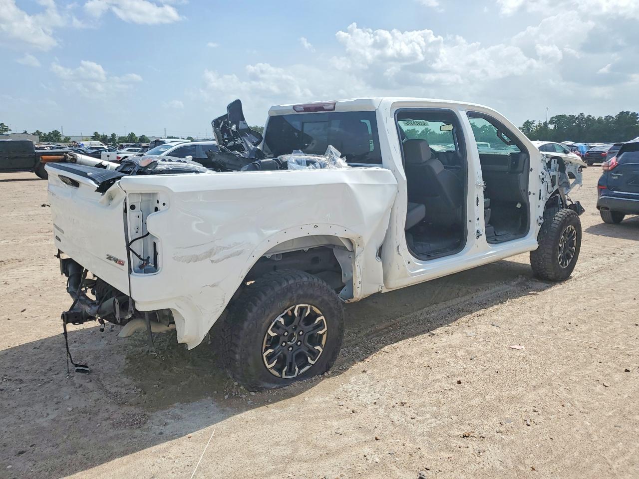 2025 CHEVROLET SILVERADO K1500 ZR2 — снимка 3