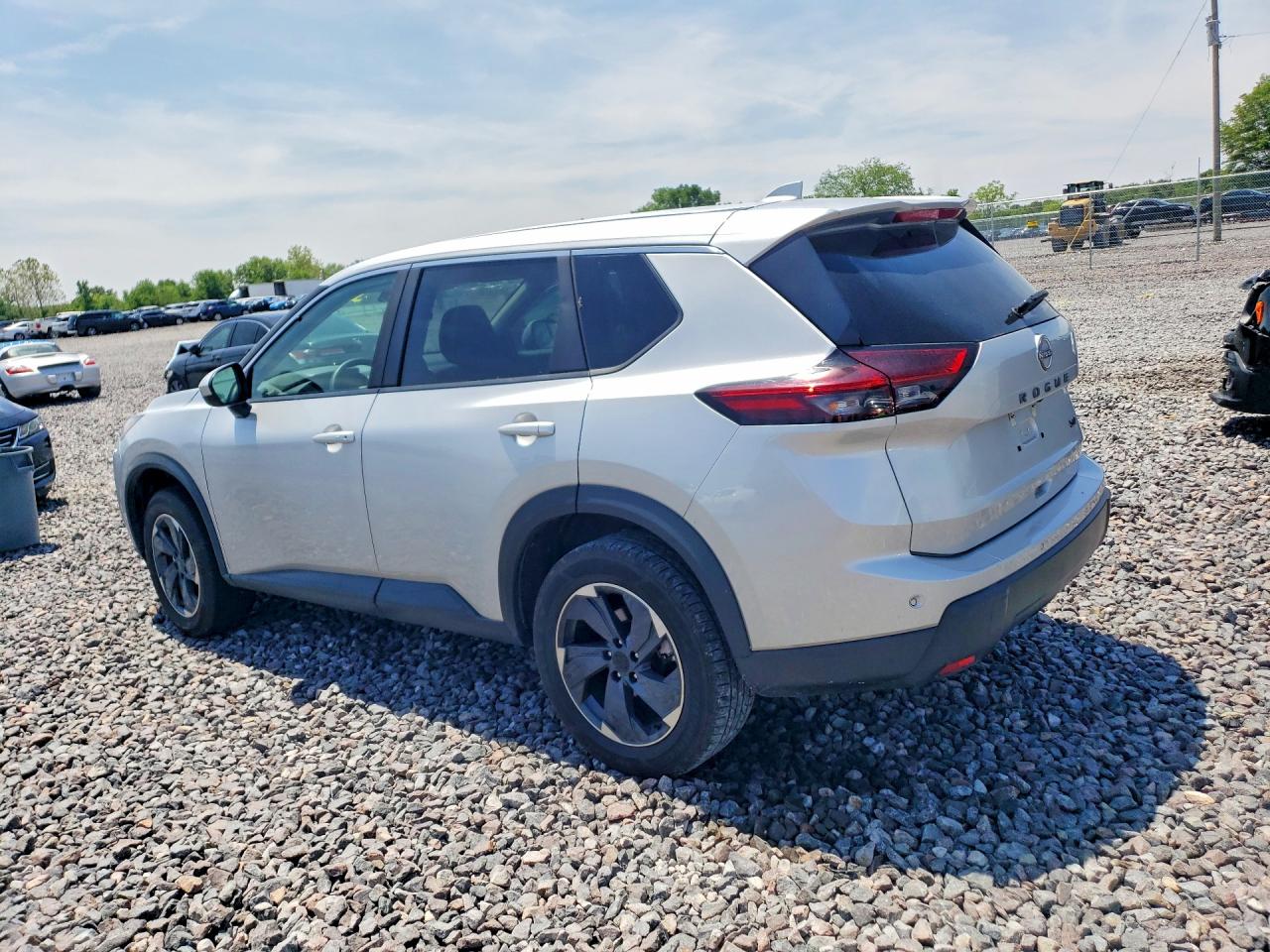 2024 NISSAN ROGUE SV — снимка 2
