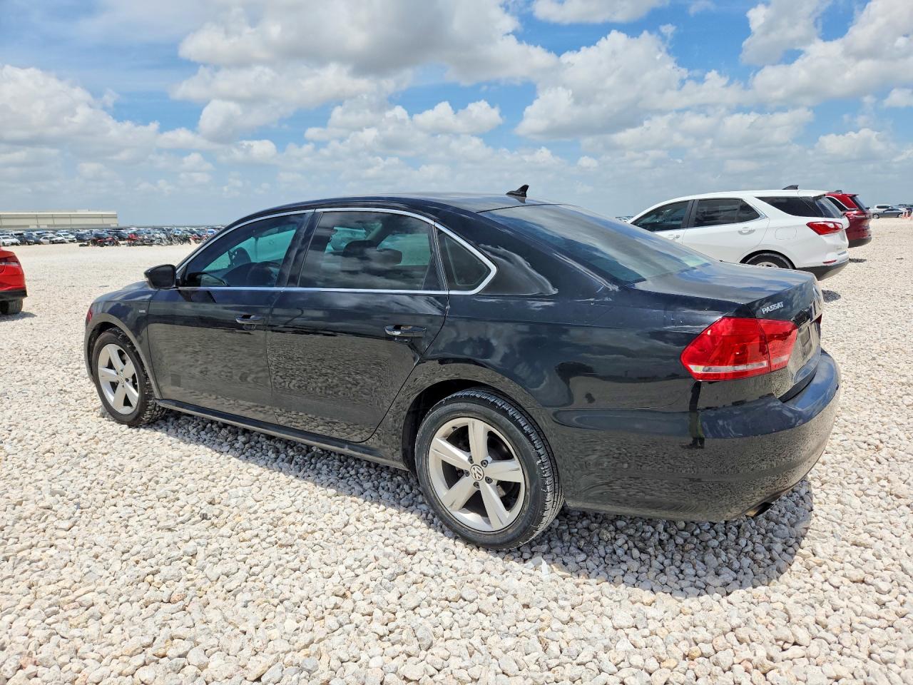 2015 VOLKSWAGEN PASSAT S — снимка 2