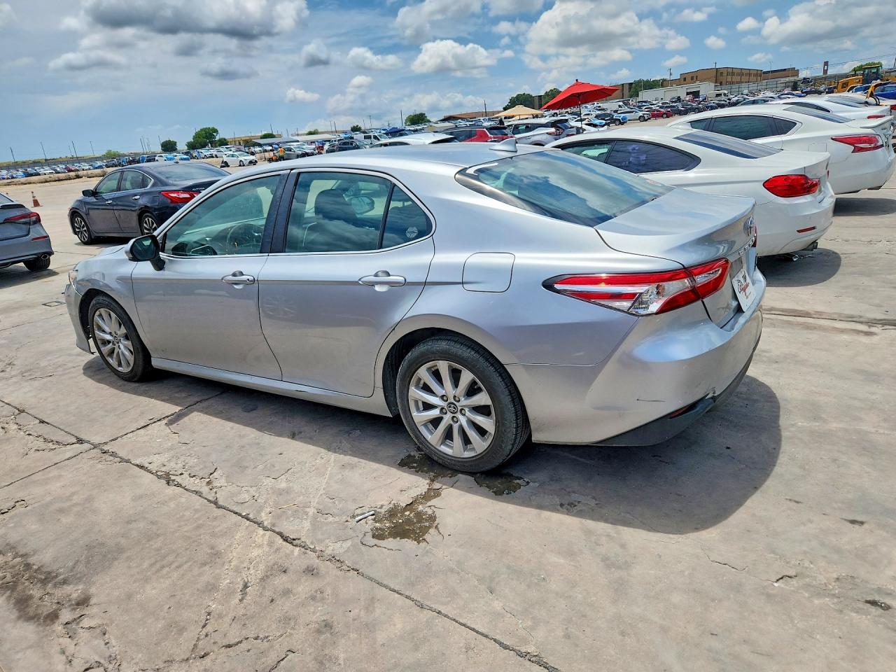 2018 TOYOTA CAMRY LE — снимка 2