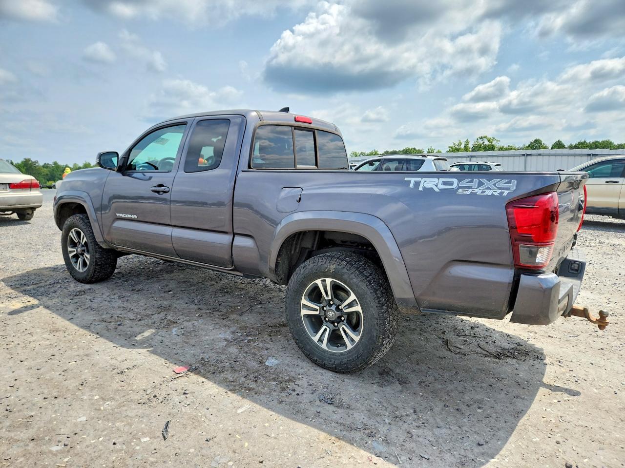2018 TOYOTA TACOMA — снимка 2
