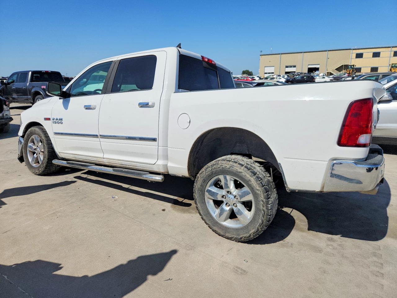 2016 RAM 1500 SLT — снимка 2