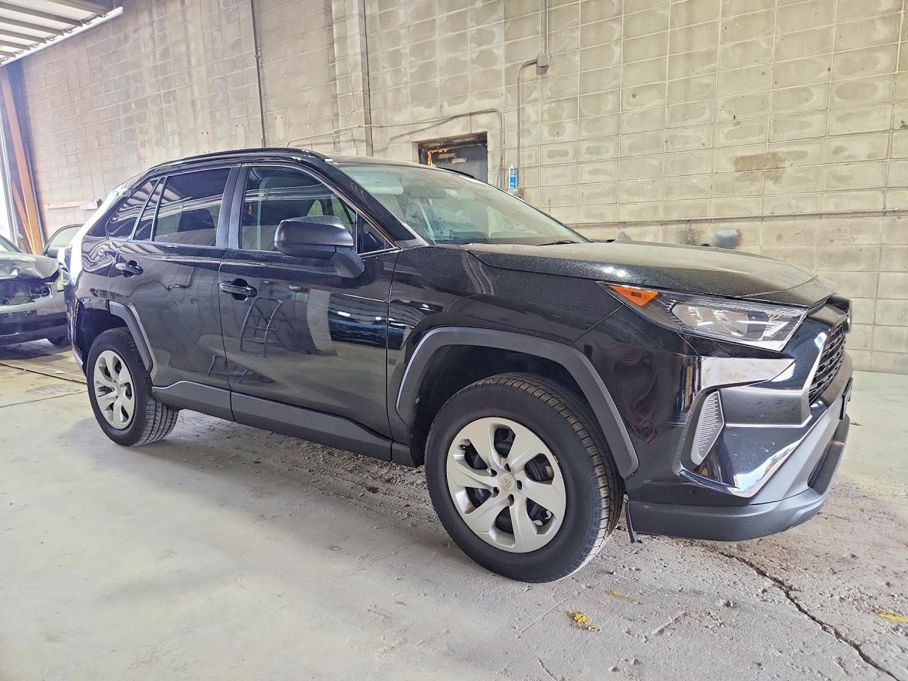2019 TOYOTA RAV4 LE — снимка 4