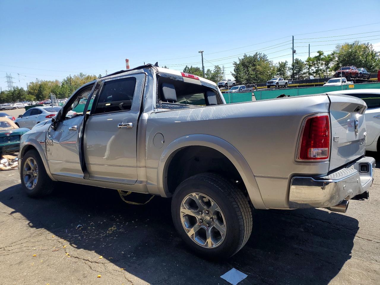 2016 RAM 1500 LARAMIE — снимка 2