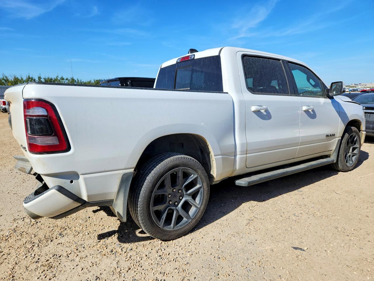 2023 RAM 1500 SPORT — снимка 3