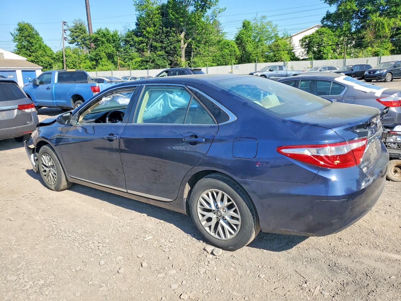 2017 TOYOTA CAMRY LE — снимка 2