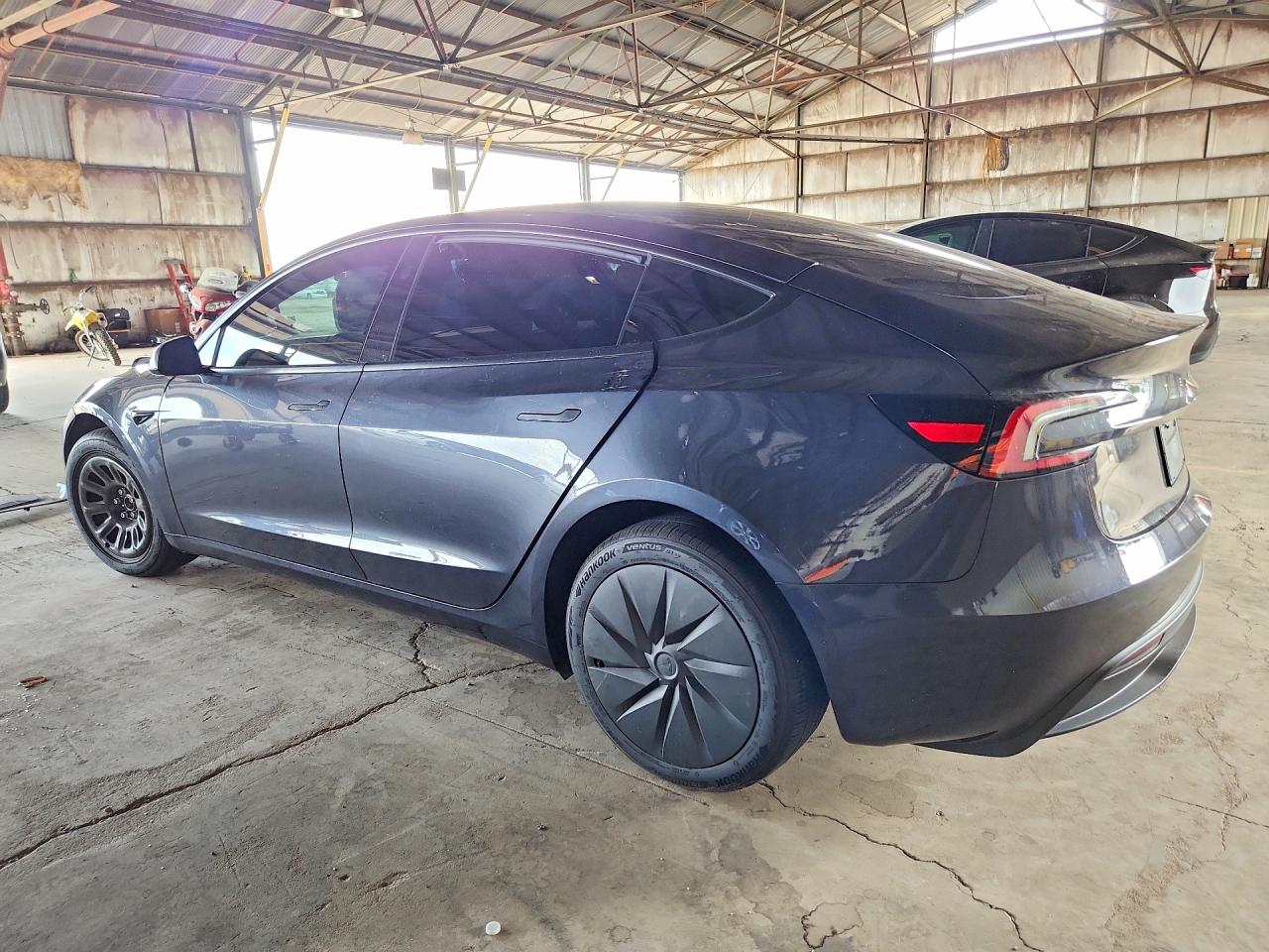 2025 TESLA MODEL 3 — снимка 2