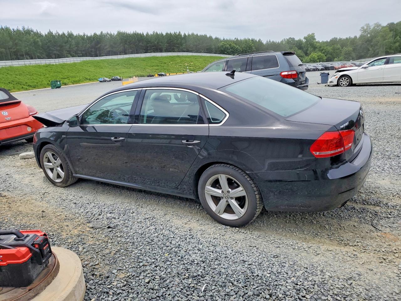 2015 VOLKSWAGEN PASSAT S — снимка 2