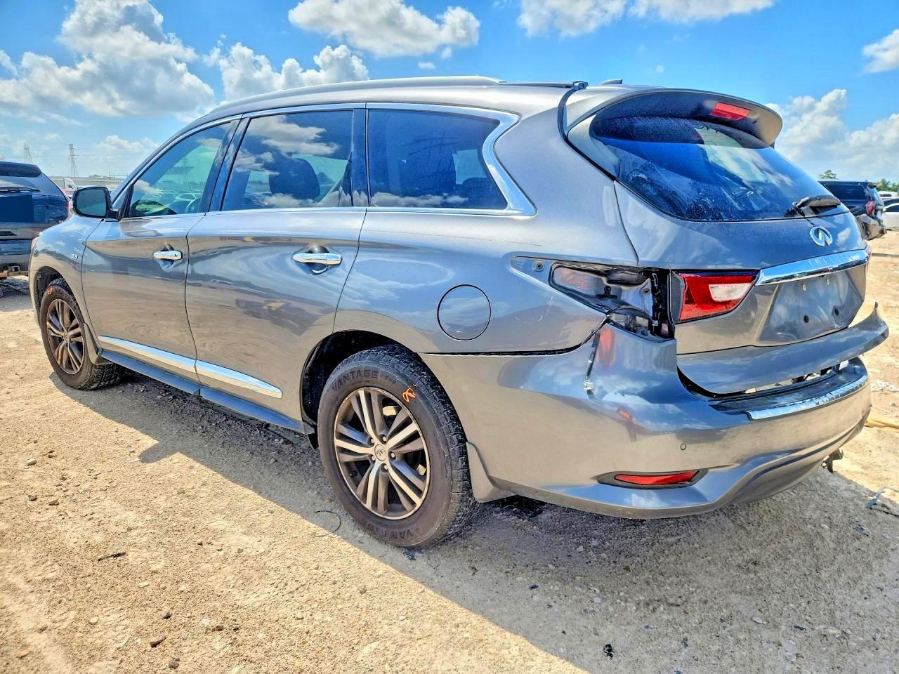 2017 INFINITI QX60 BASE — снимка 2
