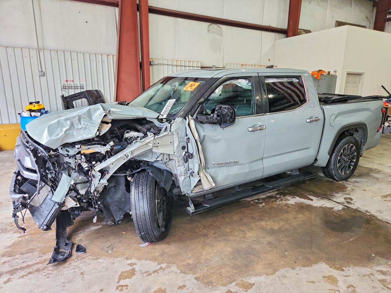 2024 TOYOTA TUNDRA CREWMAX LIMITED