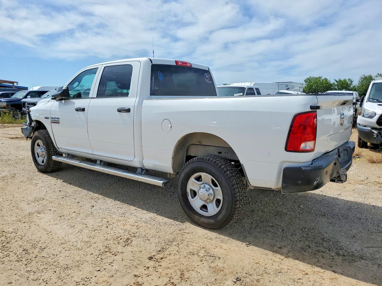 2015 RAM 2500 ST — снимка 2