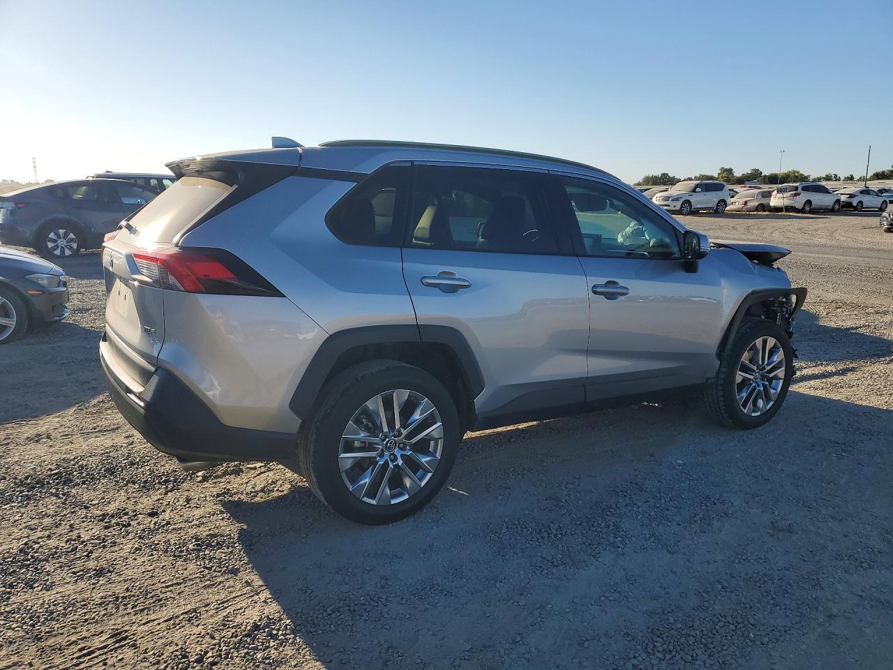 2019 TOYOTA RAV4 XLE PREMIUM — снимка 3
