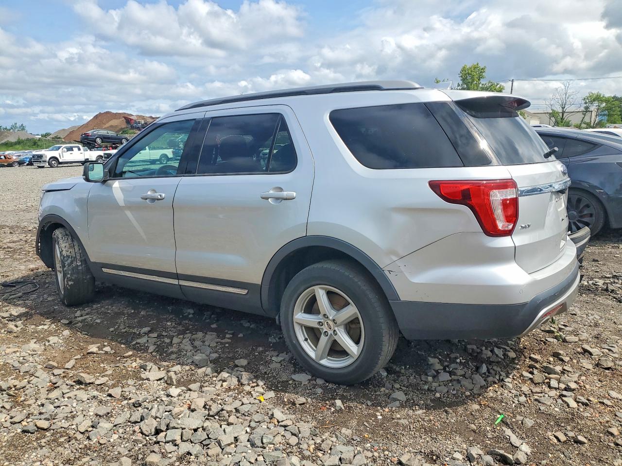 2017 FORD EXPLORER XLT — снимка 2