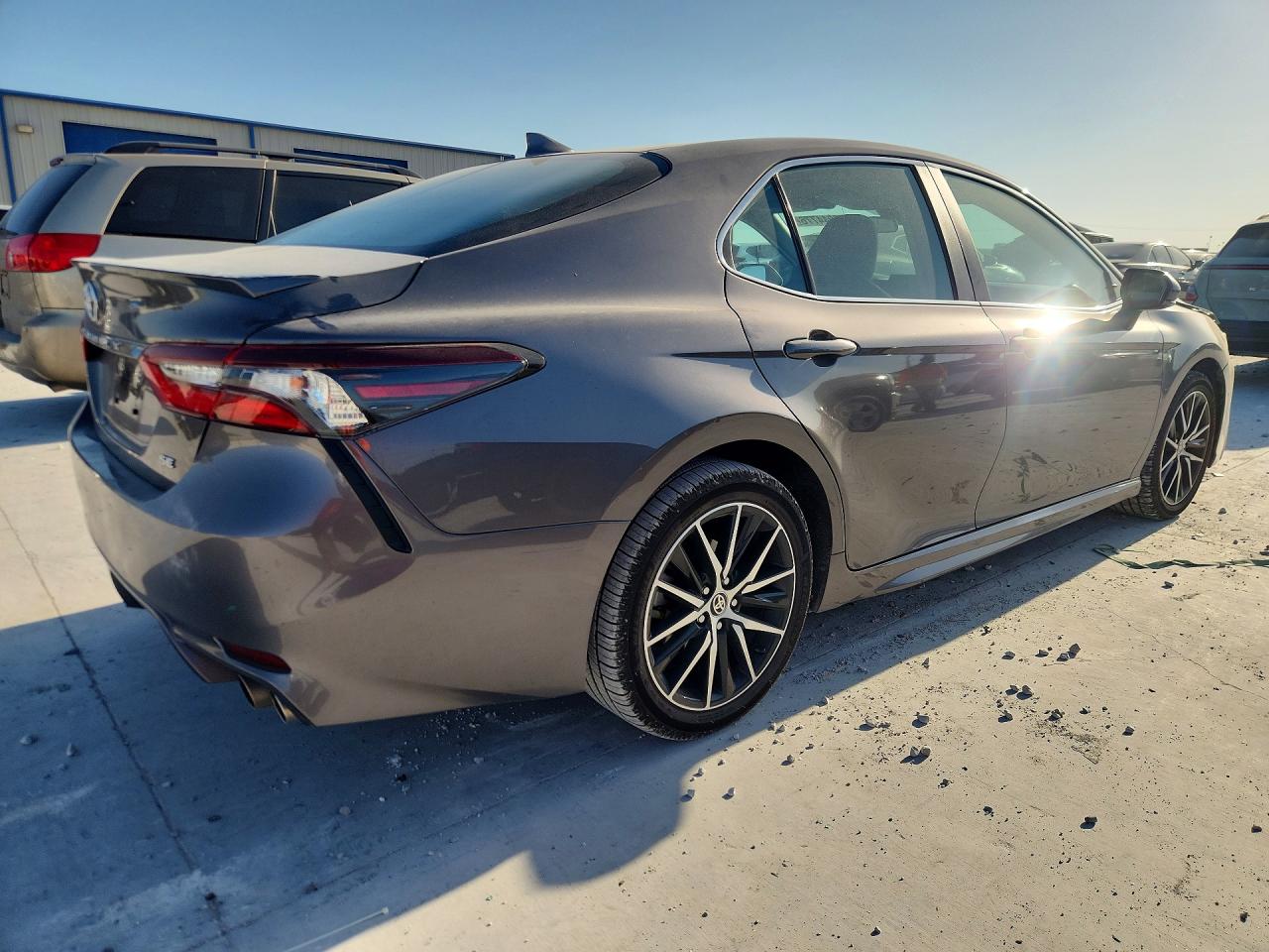 2024 TOYOTA CAMRY SE — снимка 3
