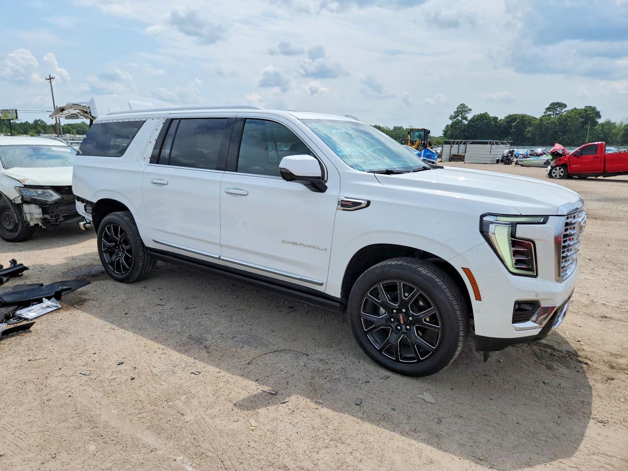 2025 GMC YUKON XL DENALI — снимка 4