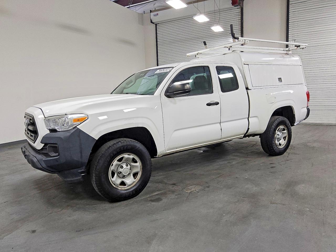 2016 TOYOTA TACOMA SR