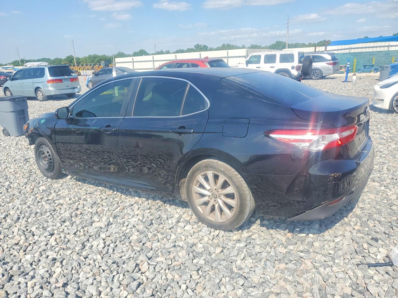 2018 TOYOTA CAMRY LE — снимка 2