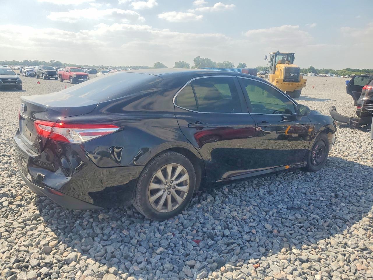 2018 TOYOTA CAMRY LE — снимка 3