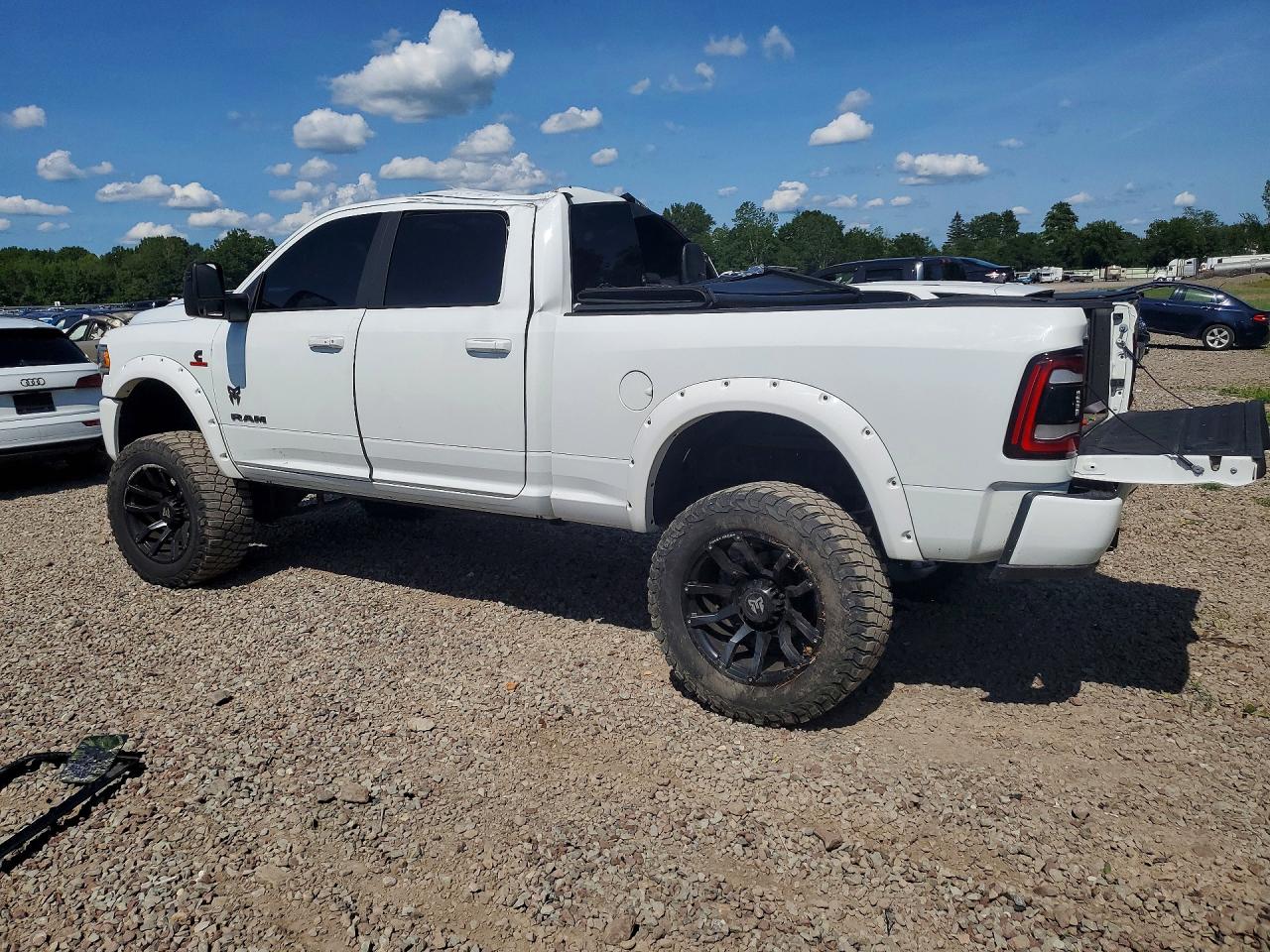 2023 RAM 3500 LARAMIE — снимка 2