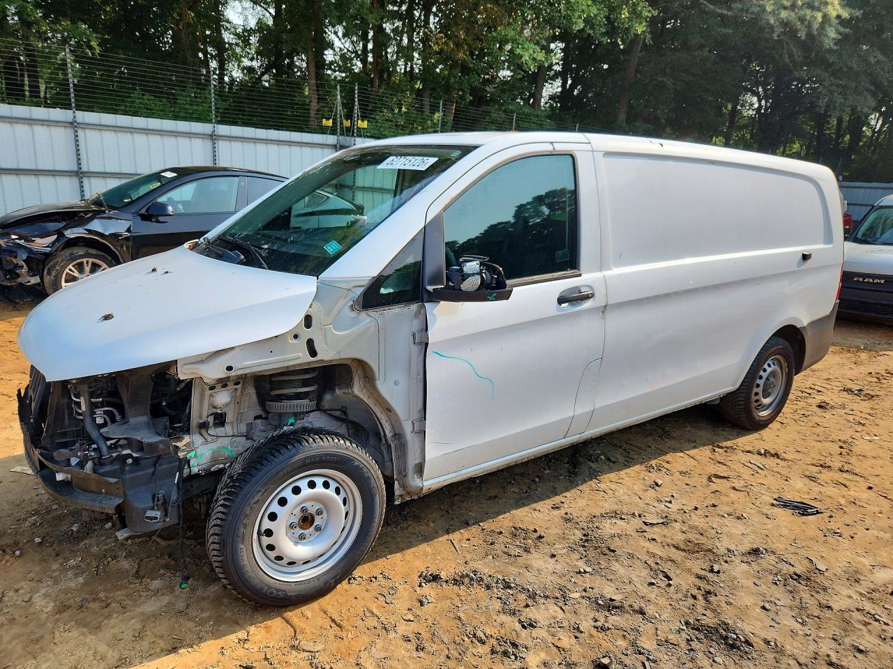 2023 MERCEDES-BENZ METRIS