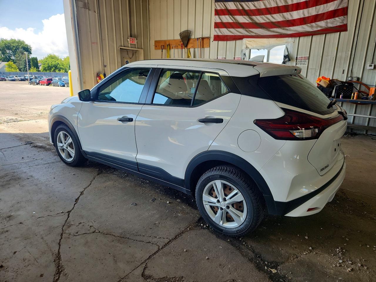 2024 NISSAN KICKS S — снимка 2
