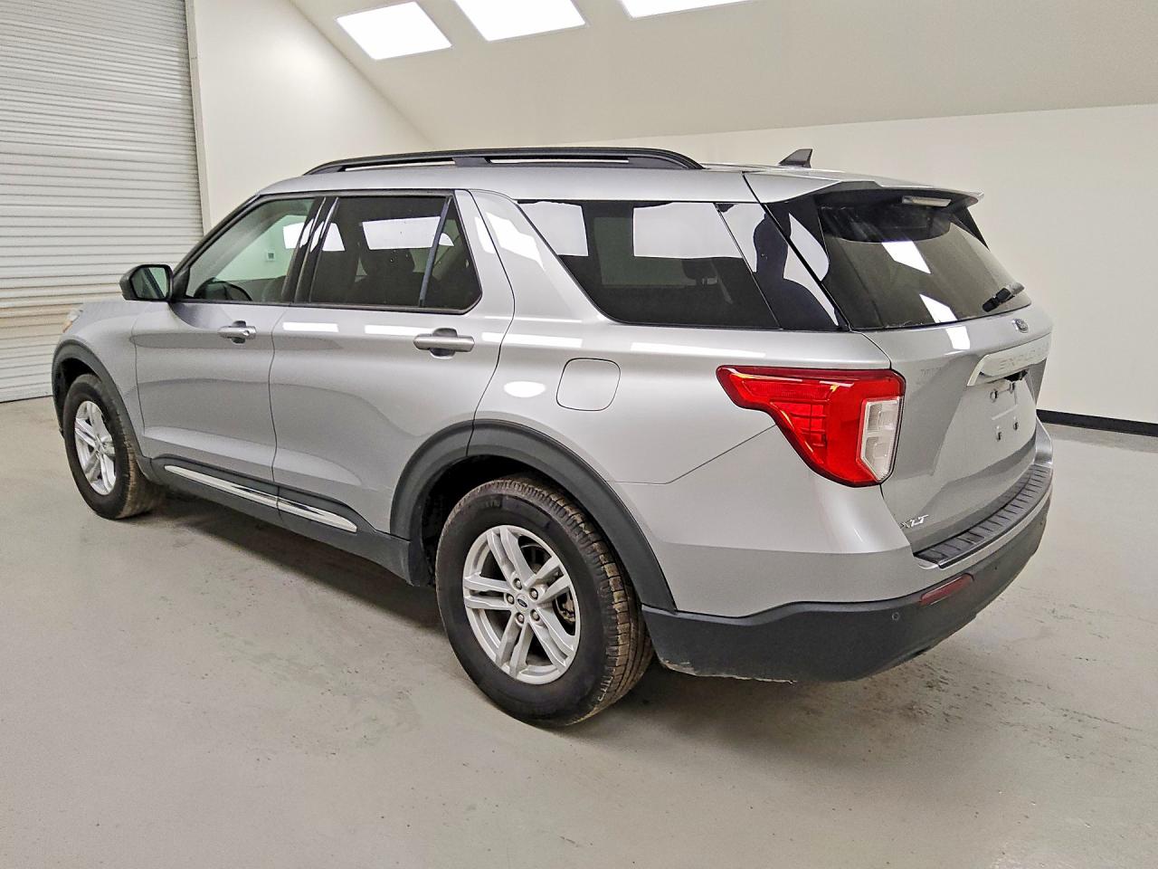 2021 FORD EXPLORER XLT — снимка 2