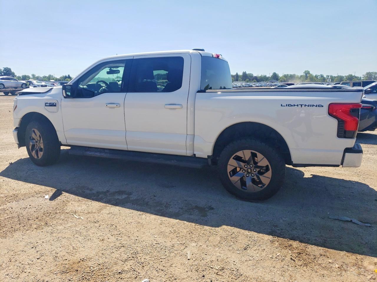 2024 FORD F150 LIGHTNING XLT — снимка 2