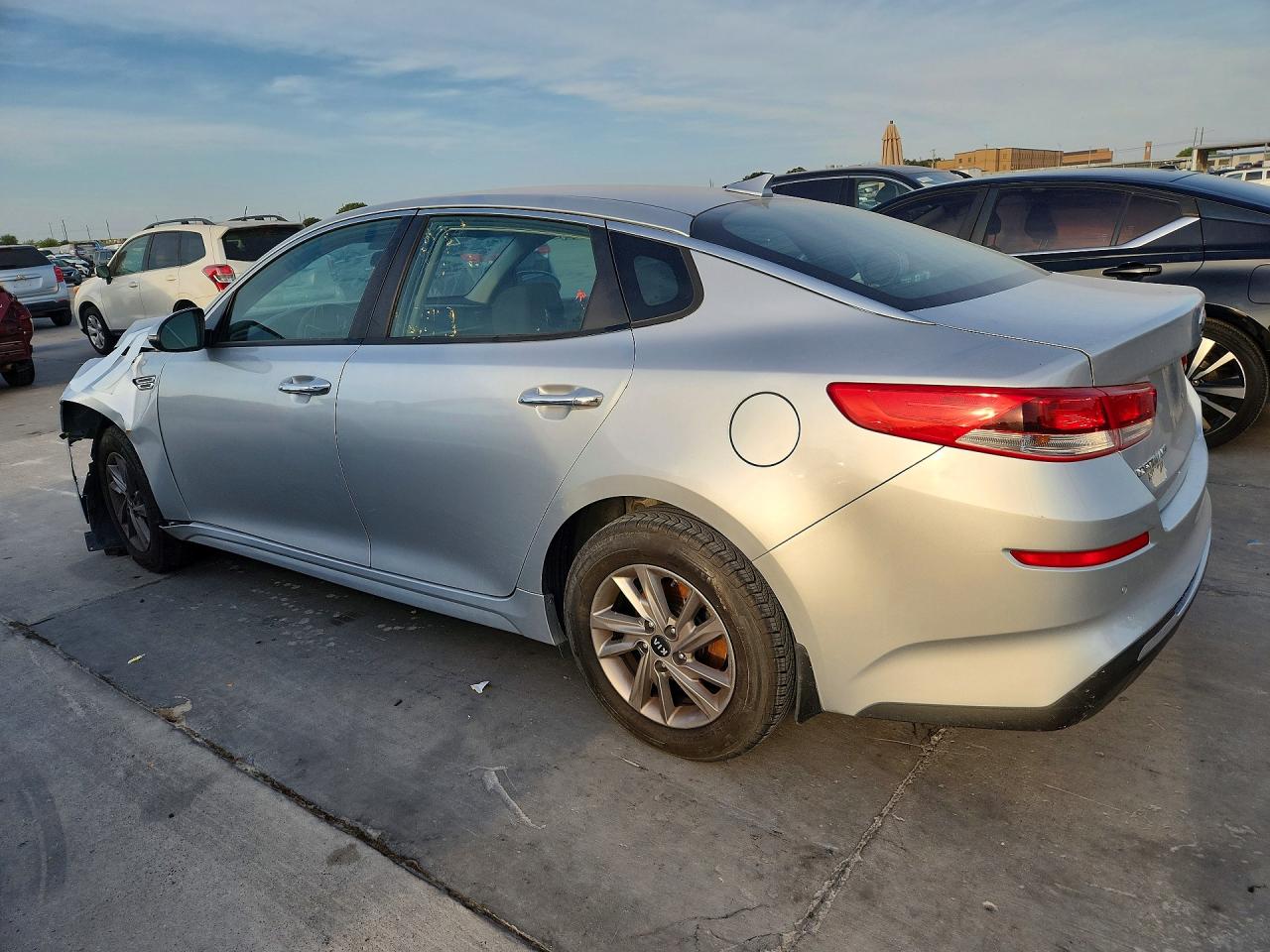2020 KIA OPTIMA LX — снимка 2
