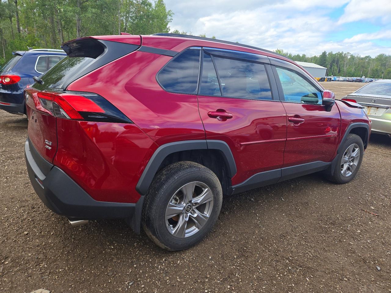 2025 TOYOTA RAV4 XLE — снимка 3