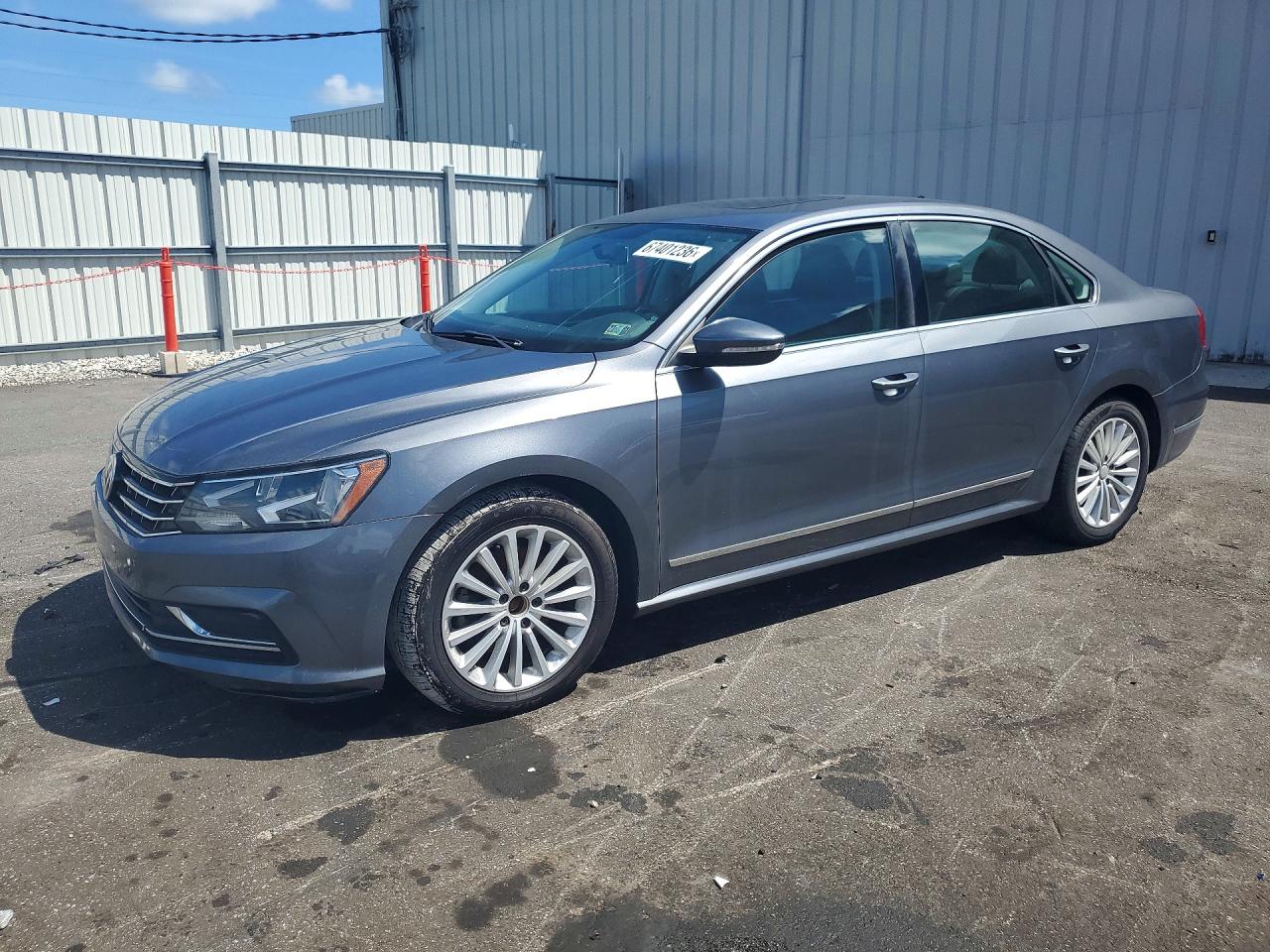 2016 VOLKSWAGEN PASSAT SE