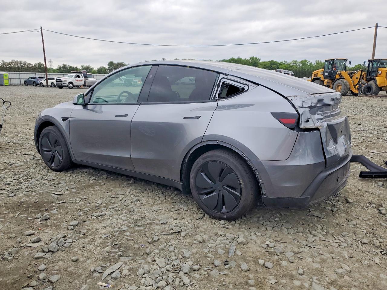 2026 TESLA MODEL Y — снимка 2