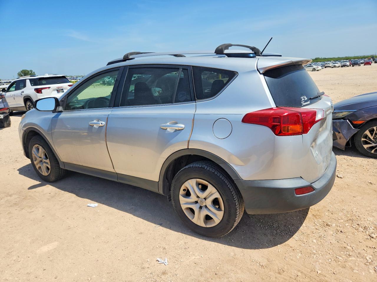2015 TOYOTA RAV4 LE — снимка 2