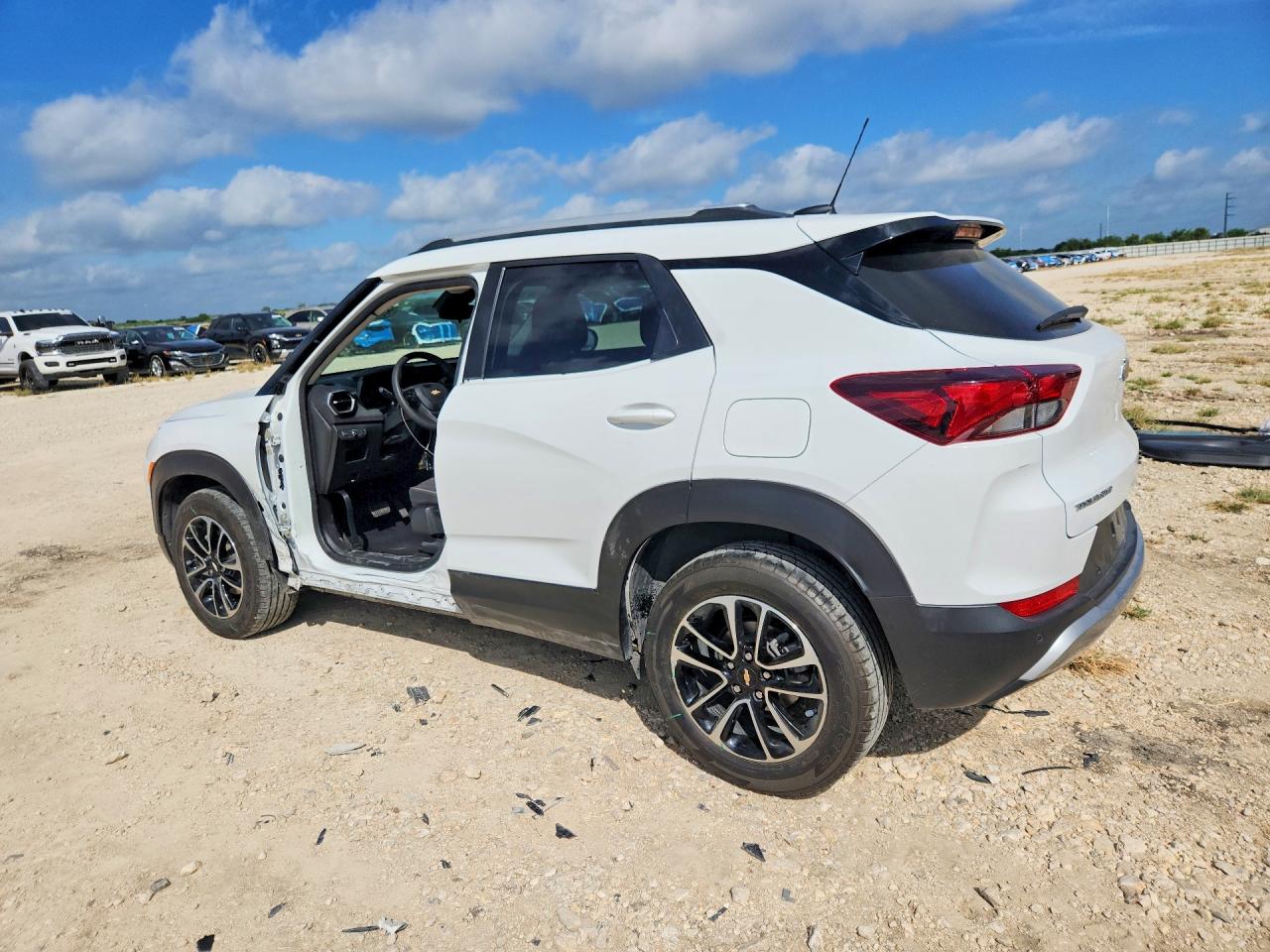 2024 CHEVROLET TRAILBLAZER LT — снимка 2