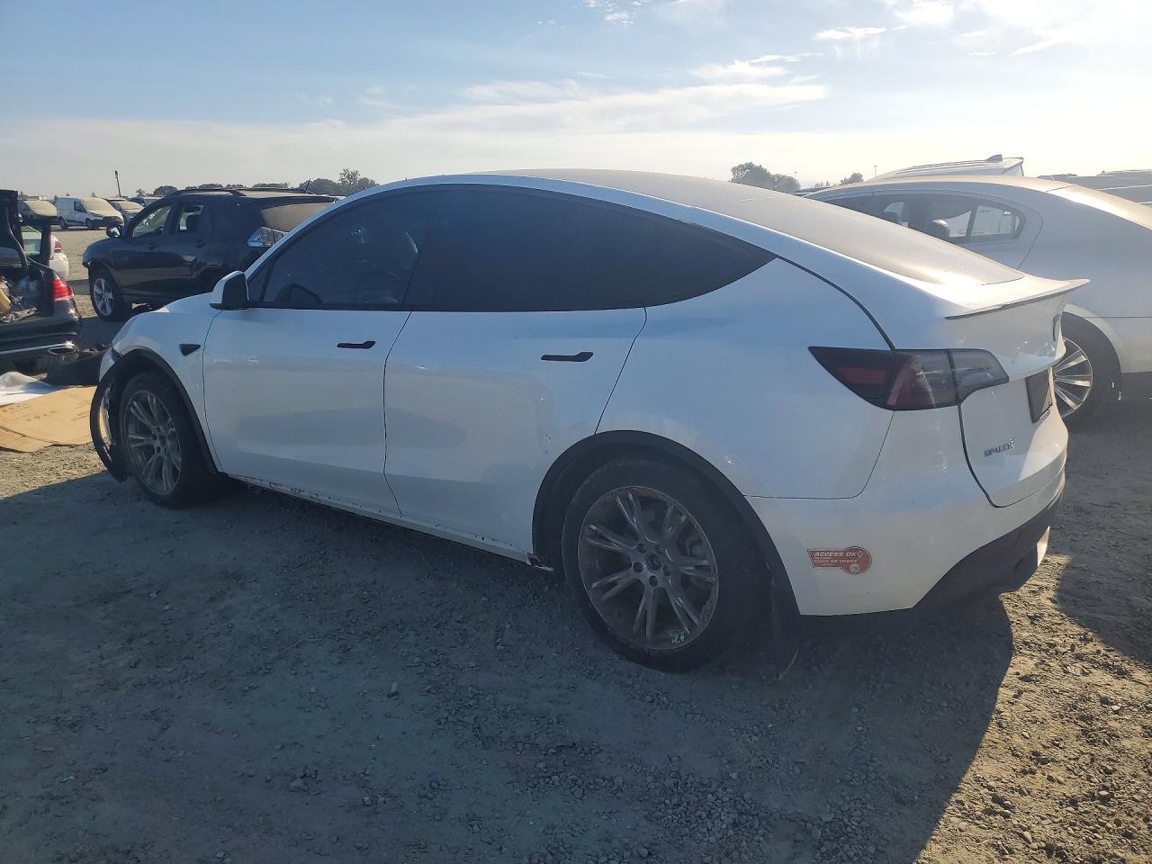 2024 TESLA MODEL Y — снимка 2